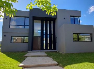 Casa de 6 ambientes, Escobar · Casa 6 Amb en Venta en Puertos - Acacias