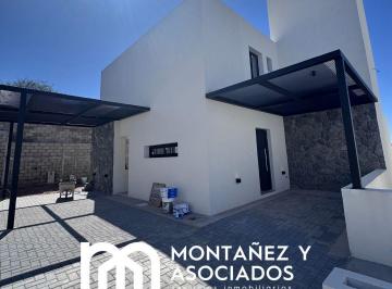 Casa · 127m² · 5 Ambientes · 2 Cocheras · Duplex 3 Dorm. en Venta