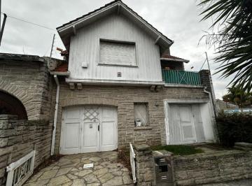 Casa · 262m² · 8 Ambientes · Casa en Güemes