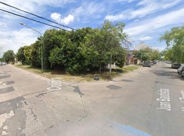 Terreno · 250m² · 4 Ambientes · 2 Cocheras · Terreno en Venta con Sup. Total de 954 m². Esquina Alberdi y Colón. Centro Campana