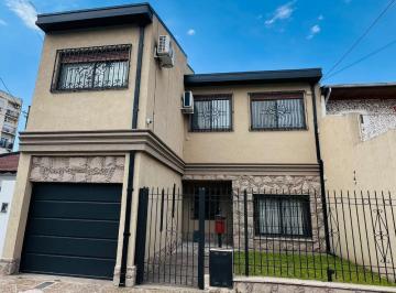 Casa · 300m² · 5 Ambientes · 3 Cocheras · Casa 5 Ambientes Venta Ramos Mejia