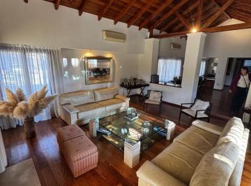 Casa · 433m² · 11 Ambientes · 4 Cocheras · Excelente Casa en Venta 4 Dorm Urca