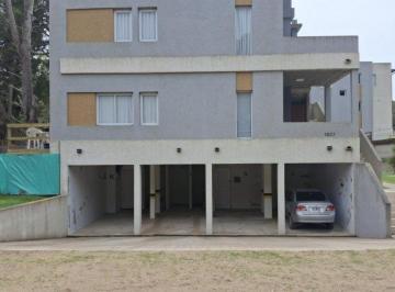 Departamento · 52m² · 3 Ambientes · 1 Cochera · Departamento en Alquiler Solo a Grupo Familiar