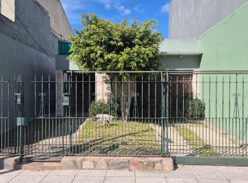 Casa de 4 ambientes, Avellaneda · Importante Propiedad Sobre Av Rivadavia - Piñeyro