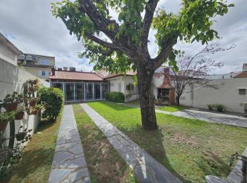 Casa · 240m² · 5 Ambientes · 3 Cocheras · Venta Casa 5 Ambientes Villa Luzuriaga