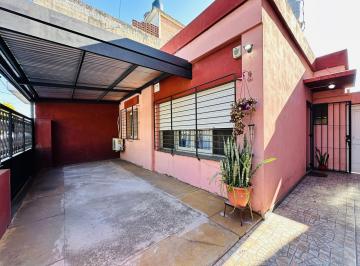 Casa · 90m² · 2 Ambientes · 1 Cochera · Casa en Ludueña