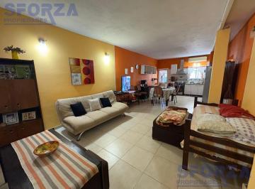Casa · 85m² · 2 Ambientes · 1 Cochera · Casa en Bella Vista