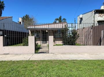 Casa · 100m² · 4 Ambientes · 2 Cocheras · Casa en Venta en Berisso, Calle 38 E/126 y 127