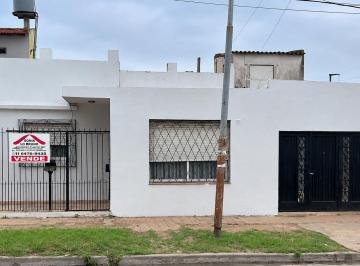 Casa de 3 ambientes, Moreno · Casa Tipo PH en Paso del Rey Norte, Barrio La Quebrada!