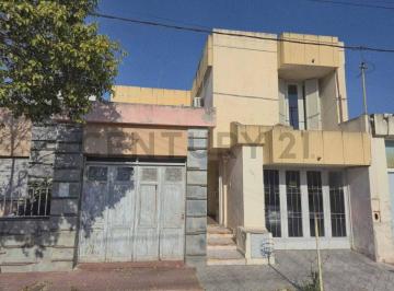 Casa · 139m² · 5 Ambientes · 2 Cocheras · Casa en Venta en Rafaela, Barrio San Martín