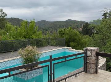 Casa · 230m² · 4 Ambientes · 3 Cocheras · Casa en Venta 3 Dorm Rio Ceballos