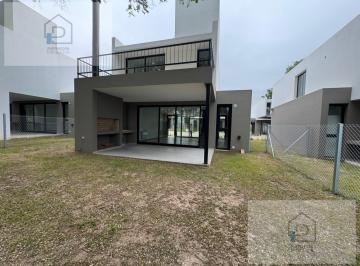 Casa · 187m² · 5 Ambientes · 2 Cocheras · Duplex a Estrenar en Housing La Escondida
