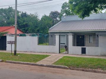 Casa de 5 ambientes, Ezeiza · Casa con Pileta, Parque y Quincho