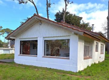 Casa · 104m² · 3 Ambientes · 1 Cochera · Casa + Dpto - Venta - Villa Gesell - Gas Natural - 973 m² Lote