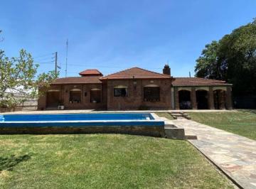 Casa · 250m² · 5 Ambientes · Csasa 3 Dorm., Villa Elvira