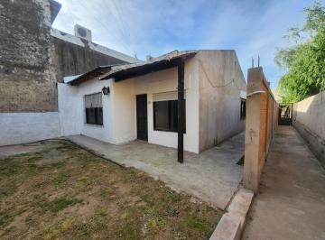 Casa · 50m² · 3 Ambientes · Casa Tipo PH a La Venta en Av Calle Real, Merlo - Bs. As.