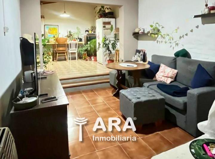 Casa · 5 Ambientes · 1 Cochera