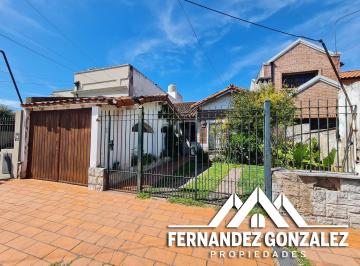 Casa de 5 ambientes, Lomas de Zamora · Chalet 5 Amb. con Patio, Fondo y Quincho en Excelente Ubicación de Lomas de Z.