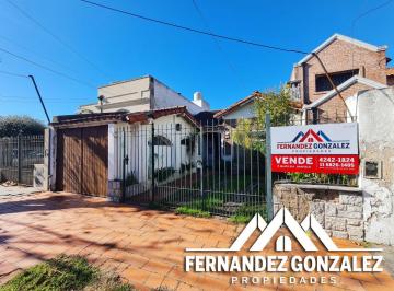 Casa Venta de 5 ambientes · Chalet 5 Amb. con Patio, Fondo y Quincho en Excelente Ubicación de Lomas de Z.