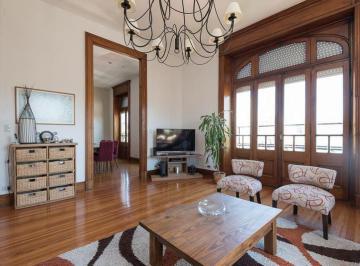 Departamento · 268m² · 8 Ambientes · Semipiso Antiguo en Esquina, Reciclado, Impecables Detalles. Amplios y Luminosos Ambientes.