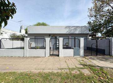 Casa · 130m² · 4 Ambientes · 2 Cocheras · Casa 3 Ambientes - Merlo Sur