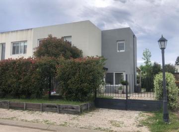 Casa · 130m² · 5 Ambientes · 2 Cocheras · Casa - Casas de San Patricio