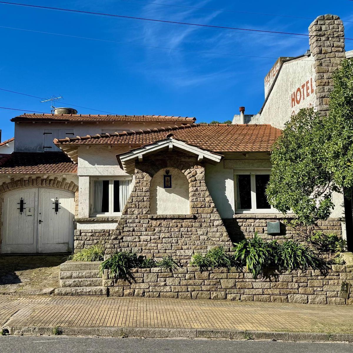 Chalet 4 amb, 240m² en Playa Grande — Apto uso comercial
