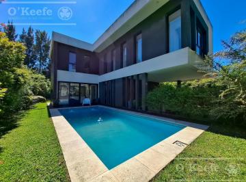 Casa · 196m² · 7 Ambientes · 4 Cocheras · Casa en Venta en Las Acacias de Hudson, Apto Crédito. Hudson. Oportunidad.