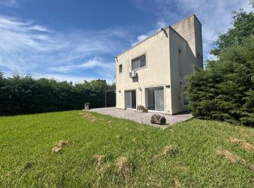 Casa · 135m² · 4 Ambientes · 4 Cocheras · Venta Casa Santa Guadalupe - Cuan Propiedades