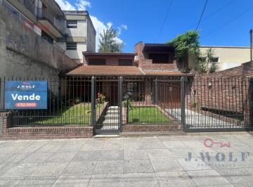 Casa · 228m² · 4 Ambientes · 1 Cochera · Casa 4ambientes en El Centro Ballester