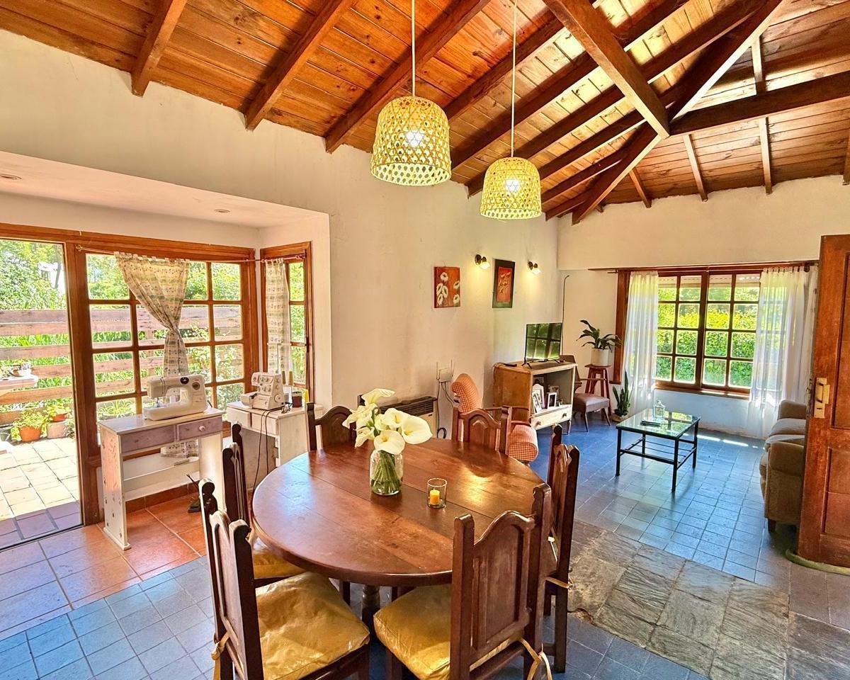 Casa de 4 ambientes con garage y parque — Bosque Peralta Ramos