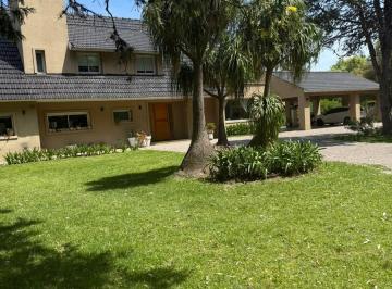 Casa · 350m² · 4 Ambientes · 6 Cocheras · Casa en Venta Country El Paraíso