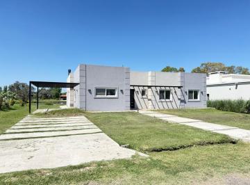 Casa · 154m² · 5 Ambientes · 3 Cocheras · Casa en Venta 3 Dorm. Casuarinas de Pilar - Apto Credito