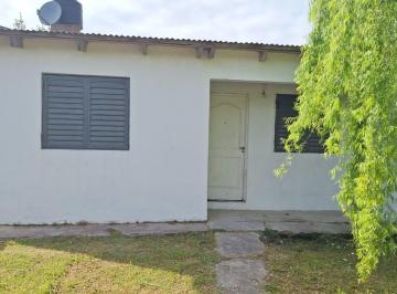Casa de 3 ambientes, La Plata · Se Alquila Sólo a Oficial Penitenciario Casa 2 Dorm.