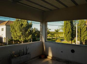 Casa · 164m² · 6 Ambientes · 2 Cocheras · Casa en Pueblo Esther