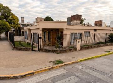 Casa de 5 ambientes, Córdoba · Venta Casa Esquina Ayacucho S/ Av Capdevila 13 X 25 Mt Punto Comercial