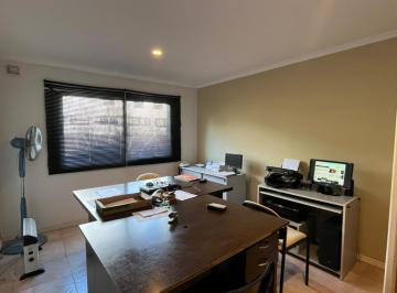 Oficina comercial · 50m² · 2 Ambientes · Oficina en Venta, Pinamar Centro, con Cocina y Baño