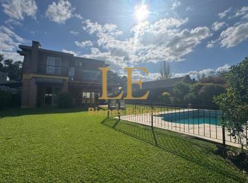 Casa · 213m² · 4 Ambientes · 5 Cocheras · Venta Casa Barrio La Barra Village Apto Credito