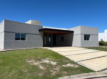 Casa · 167m² · 5 Ambientes · 1 Cochera · Casa en Venta en San Sebastian, Escobar, G. B. a. Zona Norte
