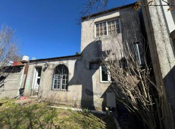Casa · 90m² · 3 Ambientes · 2 Cocheras · Casa en Venta en La Plata con 2 Dorm.