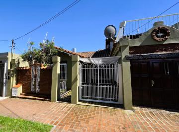 Casa de 4 ambientes, Lomas de Zamora · Casa Para Dos Familias