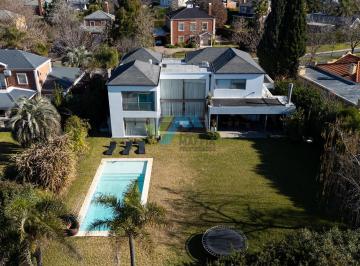 Casa · 410m² · 8 Ambientes · 2 Cocheras · Casa en Venta Ubicado en Los Jazmines, Pilar del Este, Pilar