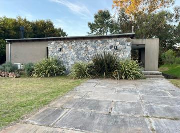 Casa · 155m² · 5 Ambientes · Casa en Deportivo I