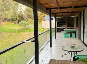 Casa · 155m² · 5 Ambientes · Casa en Deportivo I