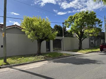 Casa · 100m² · 3 Ambientes · 1 Cochera · Casa en Venta, La Plata