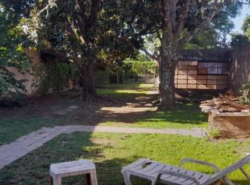 Casa · 90m² · 5 Ambientes · 2 Cocheras · Casa en Venta