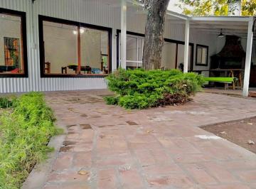 Quinta vacacional de 4 ambientes, Florencio Varela · Casa Quinta en El Barrio Los Viejo Ombues Oportunidad
