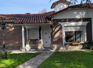 Casa de 5 ambientes, Berazategui · Gran Casa de Una Planta Ideal Comercial