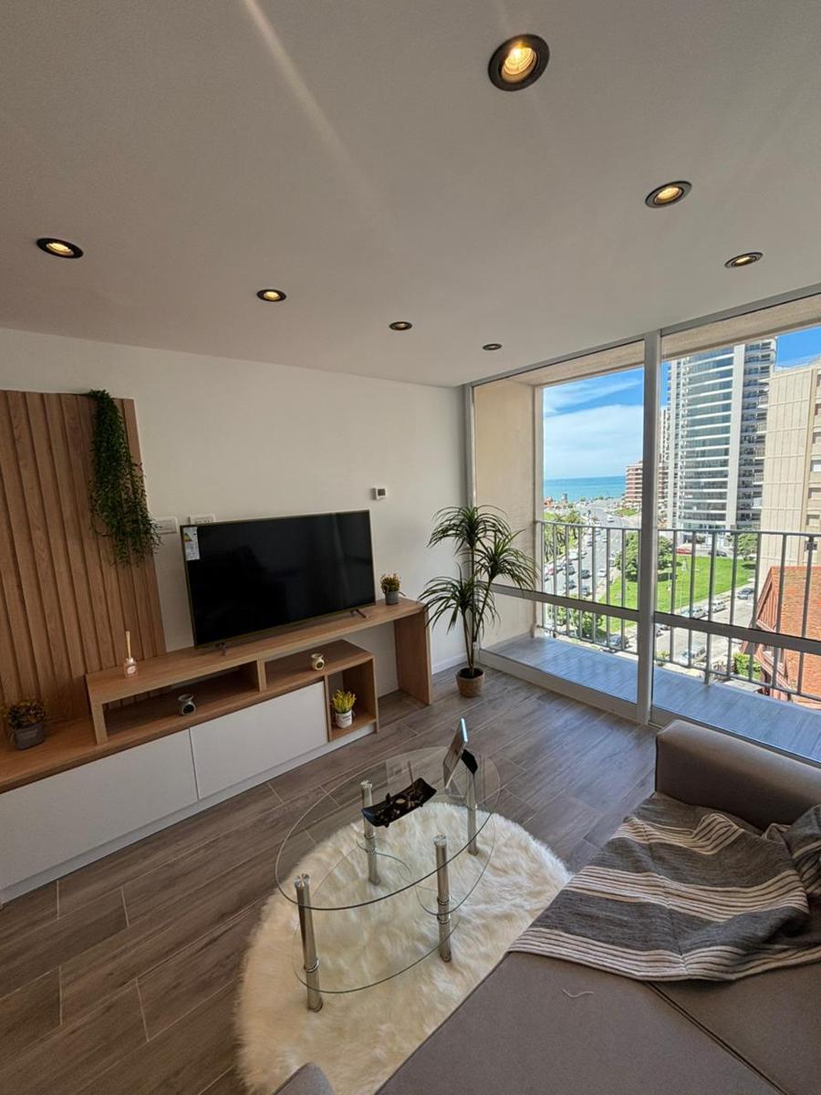Oportunidad en venta 2 ambientes reciclado A nuevo Departamento 2 ambientes a la calle con balcón y vista al mar