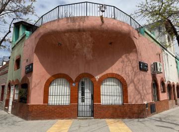 PH de 3 ambientes, Parque Chacabuco · PH en Esquina con Gran Terraza | Se Escuchan Ofertas Razonables